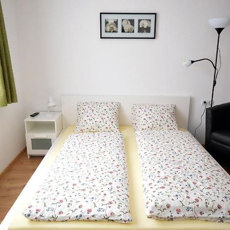 Toldi Apartments Печ Экстерьер фото