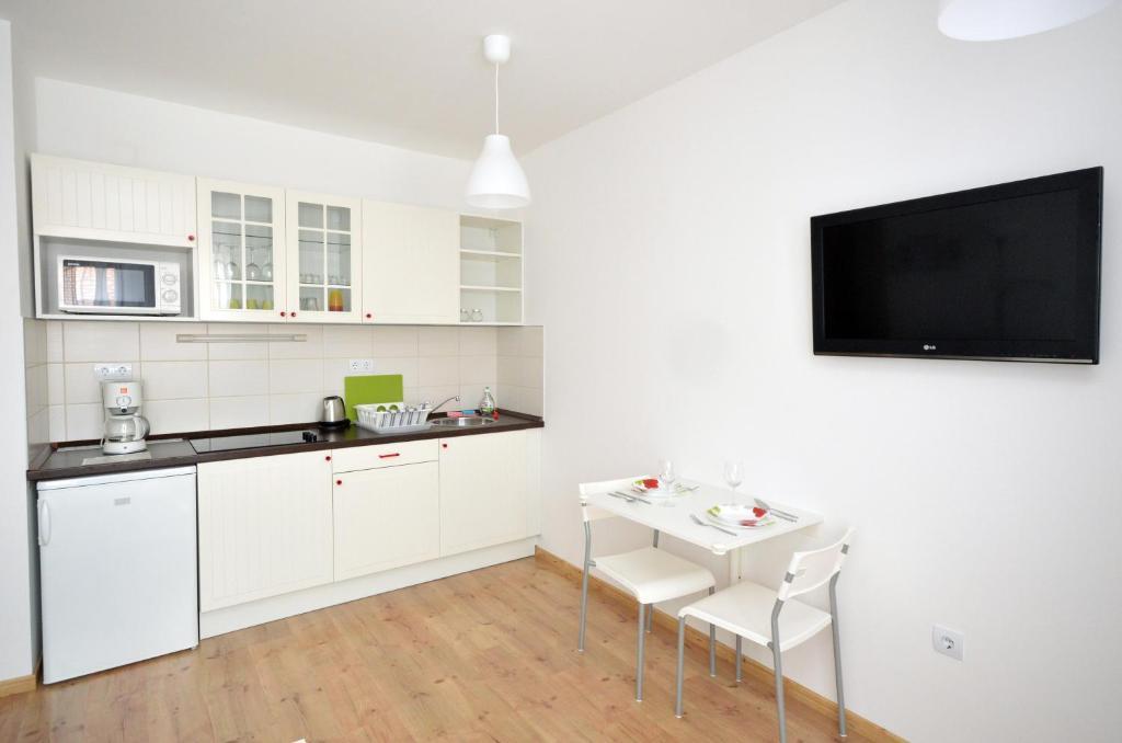 Toldi Apartments Печ Экстерьер фото