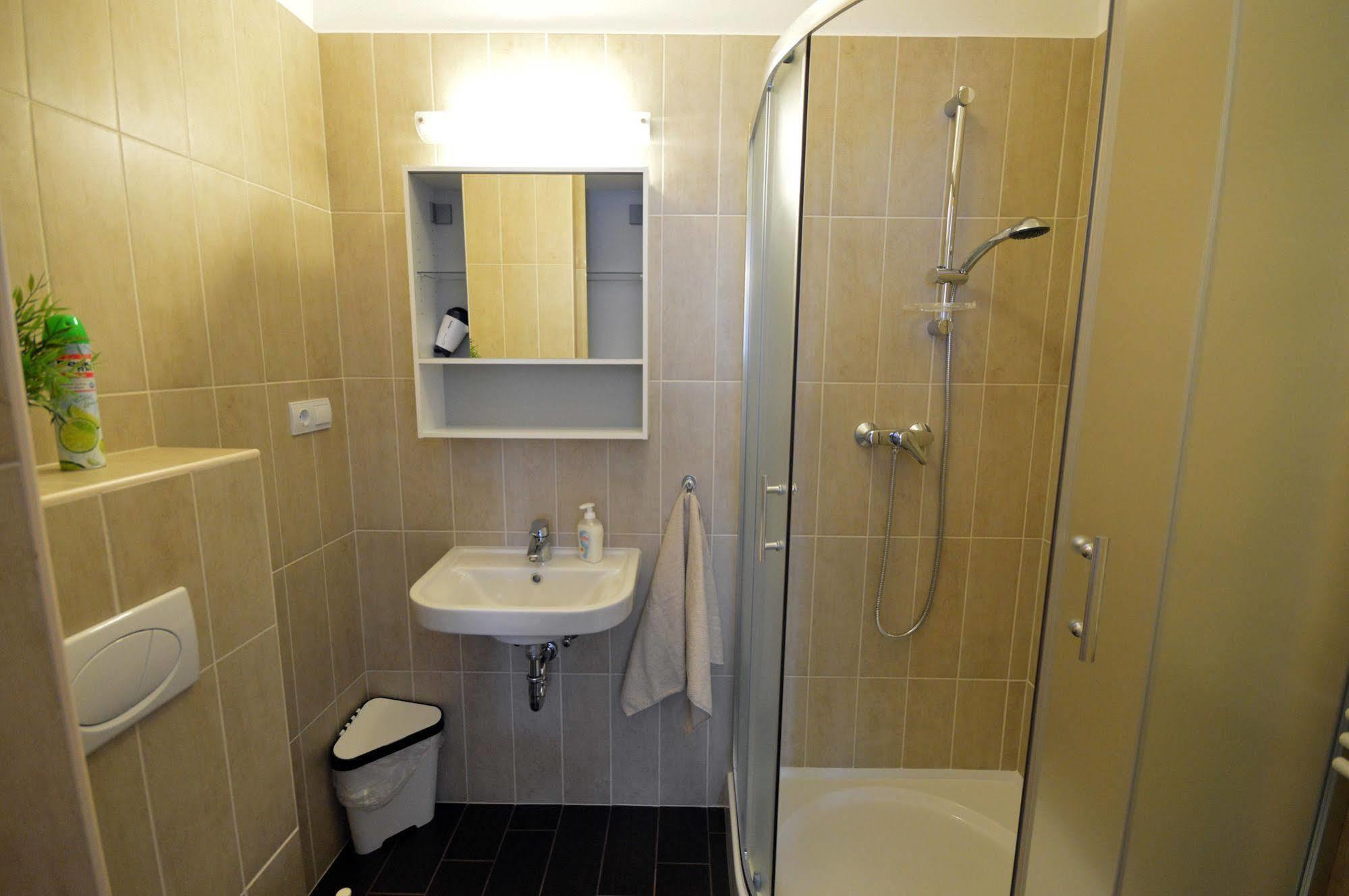 Toldi Apartments Печ Экстерьер фото